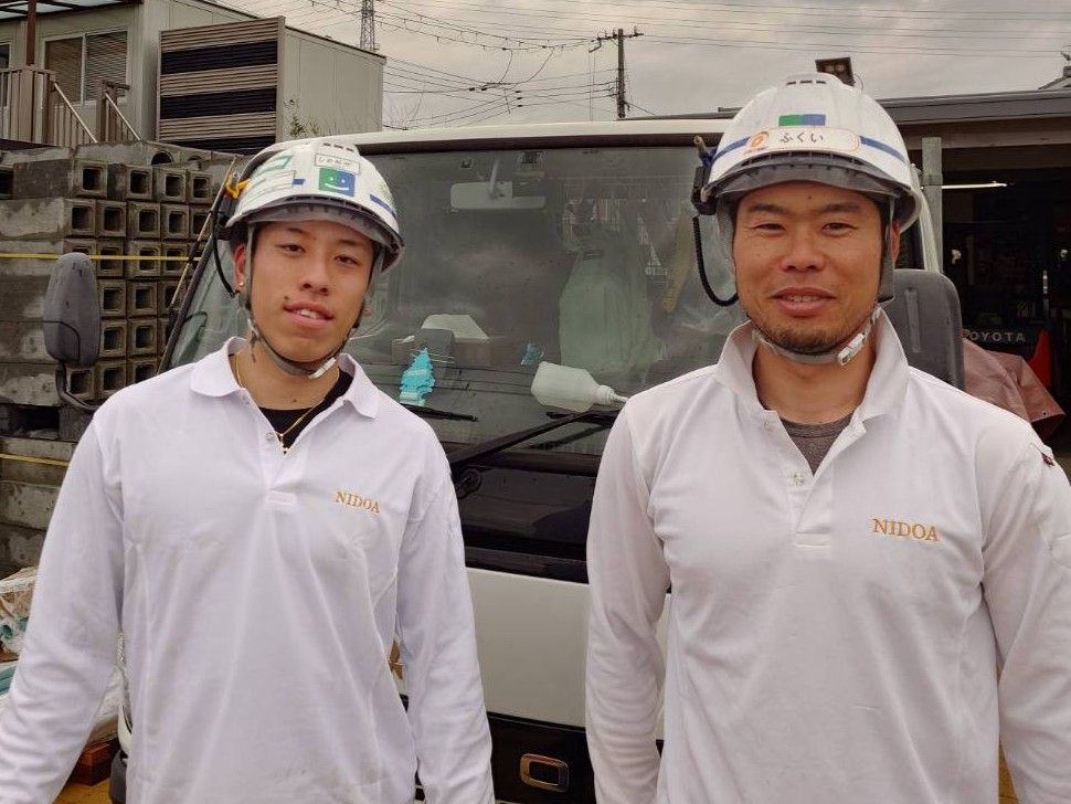 ニドアが手がけた歩道の白フェンス完成写真